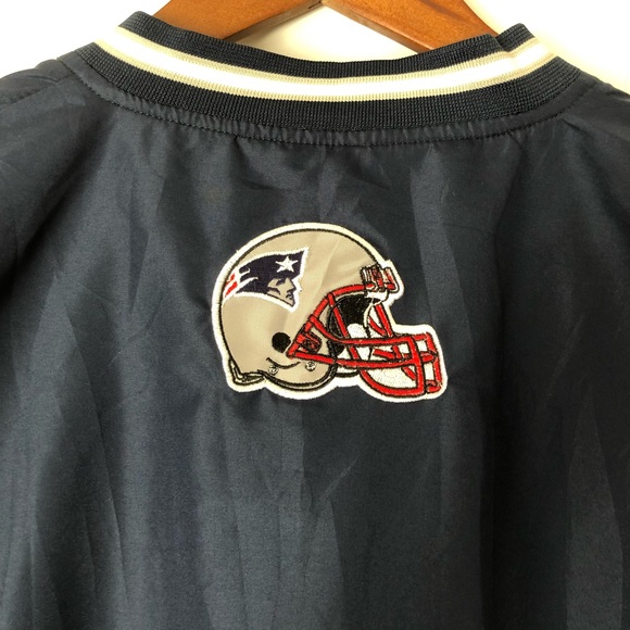 NFL New England Patriots Pullover - Picture 10 of 11